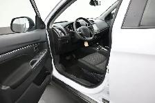 2026 Mitsubishi RVR ES 4WD | HEATED SEATS | POWER WINDOWS & MORE - Photo 12