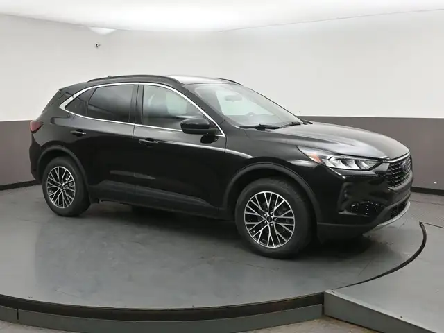 2025 Ford Escape Hybrid PHEV NAVIGATION l FUEL SAVER | REMOTE ST