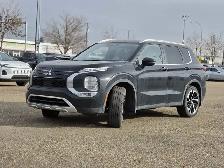 2024 Mitsubishi Outlander SE - Photo 3