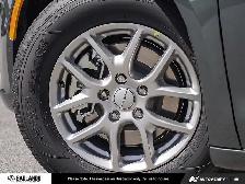 2027 Chrysler Pacifica Select Select AWD - Photo 8