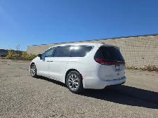 2026 Chrysler Pacifica Limited | New Tires | Clean CarFax - Photo 5