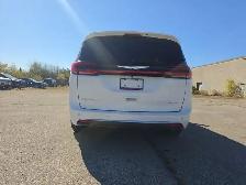 2026 Chrysler Pacifica Limited | New Tires | Clean CarFax - Photo 6