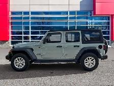 2023 Jeep Wrangler Sport S | Clean Carfax | Super Low KMS - Photo 2