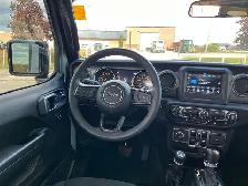 2023 Jeep Wrangler Sport S | Clean Carfax | Super Low KMS - Photo 10