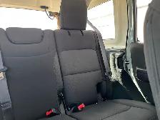 2023 Jeep Wrangler Sport S | Clean Carfax | Super Low KMS - Photo 15