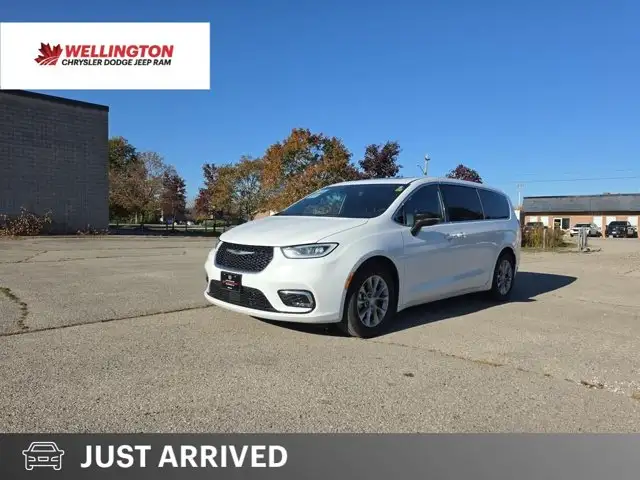 2026 Chrysler Pacifica Limited | Clean Carfax Report | Fully