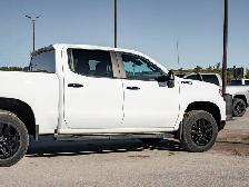 2025 Chevrolet Silverado 1500 LT Trail Boss - Photo 10
