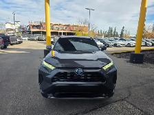 2023 Toyota RAV4 Hybrid SE AWD-1 Owner-No Accidents-Dealer Servi - Photo 3