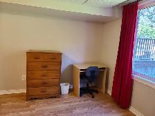 Large & Bright Kanata Lakes Room for Rent - Photo 3
