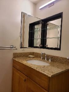 Large & Bright Kanata Lakes Room for Rent - Photo 8