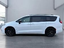 2025 Chrysler Pacifica Limited - Photo 2