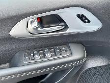 2025 Chrysler Pacifica Limited - Photo 11
