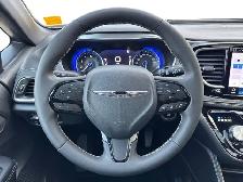 2025 Chrysler Pacifica Limited - Photo 13
