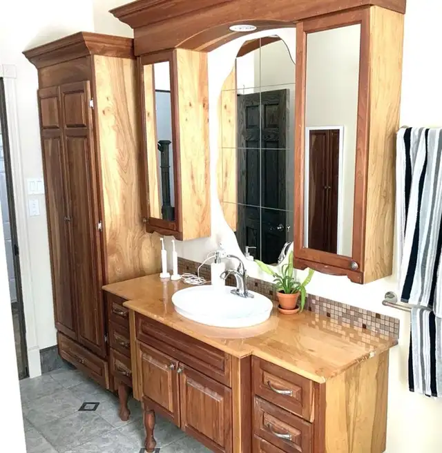 MEUBLE LAVABO EN BOIS - ARMOIRE