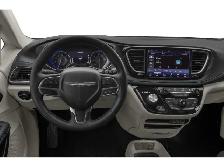2022 Chrysler Pacifica Touring L - Photo 4