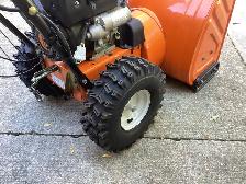 Columbia 24 in. 3 stage snow blower - Photo 4