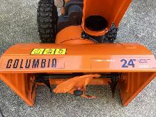 Columbia 24 in. 3 stage snow blower - Photo 7