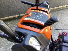 Columbia 24 in. 3 stage snow blower - Photo 8