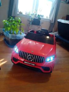 Mercedes AMG electric ride-on car - Photo 3