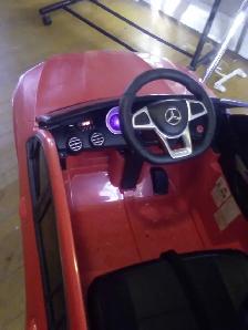 Mercedes AMG electric ride-on car - Photo 4