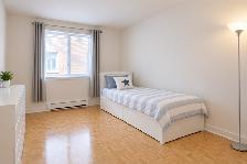 Beau 4½ à louer avec grande cour privée   5 électroménagers - Photo 2