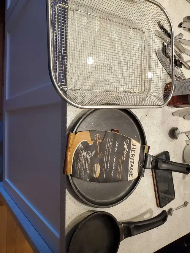 Heritage artisan multi- pan