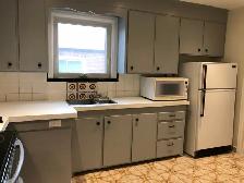 room for rent near Kennedy in Eglinton - Photo 2