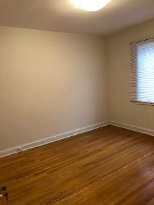 room for rent near Kennedy in Eglinton - Photo 6