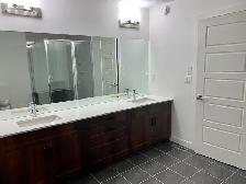Edmonton South. Queen Alexandra. 3BR   den. ONE MONTH FREE RENT - Photo 9