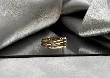 14Kt Two-Tone Gold 0.25ct Diamond Solitaire Ring $825 - Photo 4