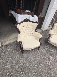 Free delivery used Vintage Style Tufted Sofa and Armchair Set - Photo 10