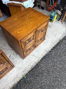 Free delivery used 2 Vintage Oak Wood End Table - Photo 4