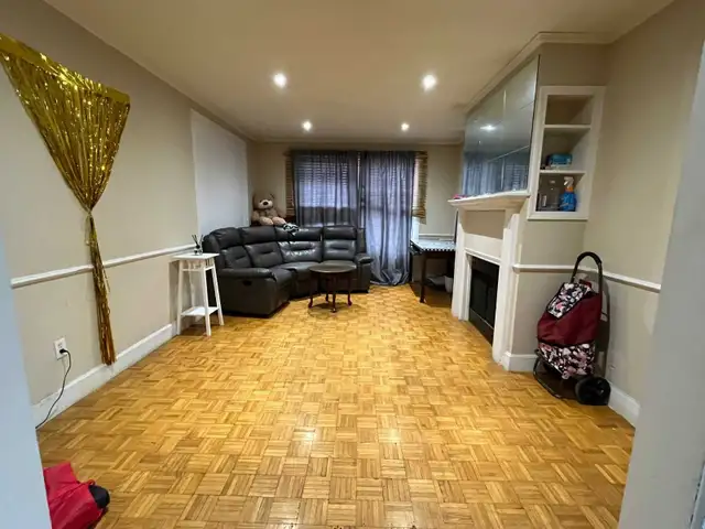 Room for Rent In Scarborough
