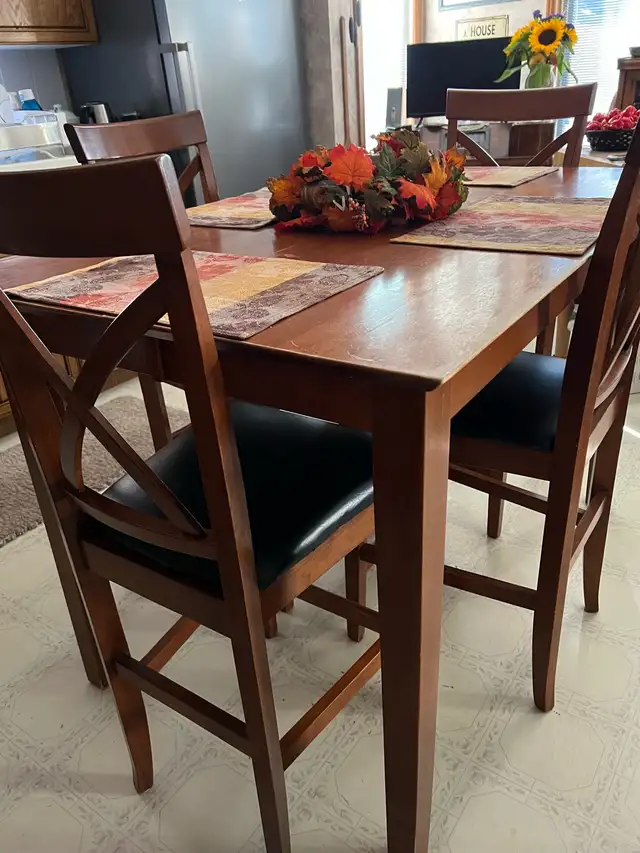 dinning table and chairs