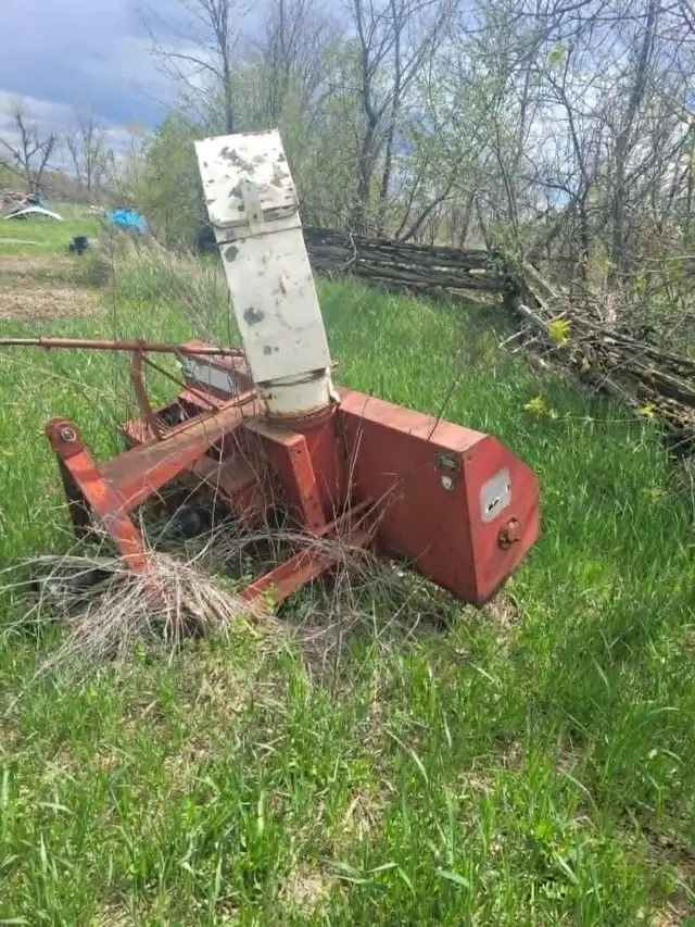Tractor snow blower