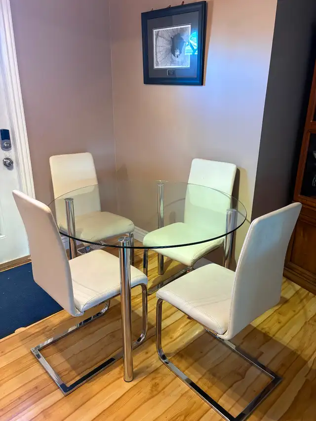 Free glass kitchen table and 4 chair
