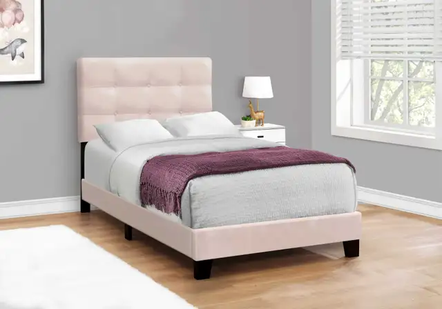 NEUF Lit simple en velours rose