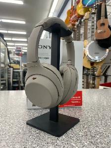 Sony WH-1000XM4 Headphones - Photo 3