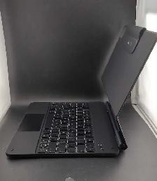 ESR Magnetic Keyboard case for iPad Air 13'/Pro 12.9' - Photo 5