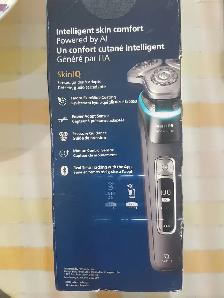 Philips i9000 Prestige Wet&Dry Electric Shaver with SkinIQ - Photo 4