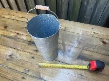 Galvanized Metal Flower Bucket With Wooden Handle ! - Photo 3