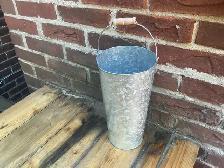 Galvanized Metal Flower Bucket With Wooden Handle ! - Photo 7