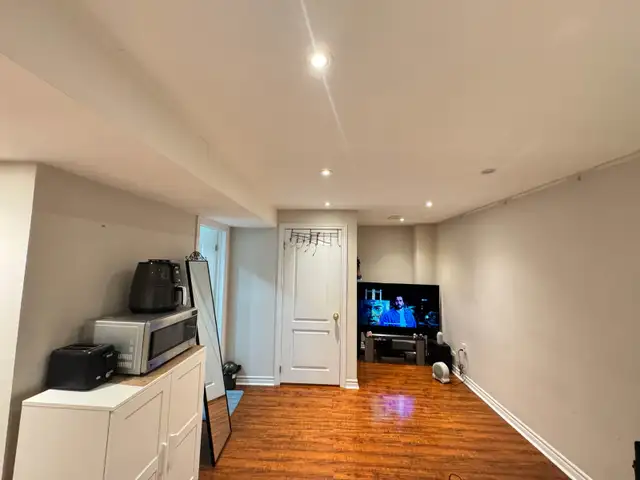 Spacious Furnished Basement   Den | Quiet Area Brampton | $1,200
