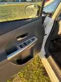 2014 Toyota Prius V Wagon - Leather, Moonroof, 105k km - Photo 4