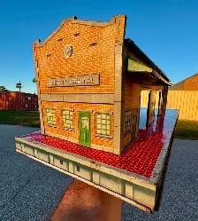 Tin Lithographed Toy Building ('Freight Terminal'. "Marx Toys") - Photo 5