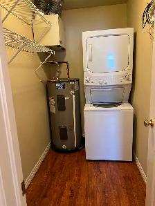 Ground floor Quiet 2bedroom apt with washer and dryer for Nov.1 - Photo 2