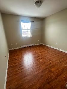 Ground floor Quiet 2bedroom apt with washer and dryer for Nov.1 - Photo 5
