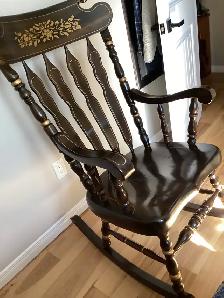 SOLID WOOD, QUALITY ROCKING CHAIR - Photo 2