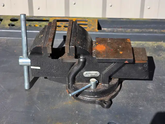 Mastercraft Vise with Swivel Base, 5-in Model #057-9005-2