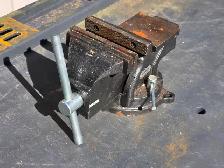 Mastercraft Vise with Swivel Base, 5-in Model #057-9005-2 - Photo 2
